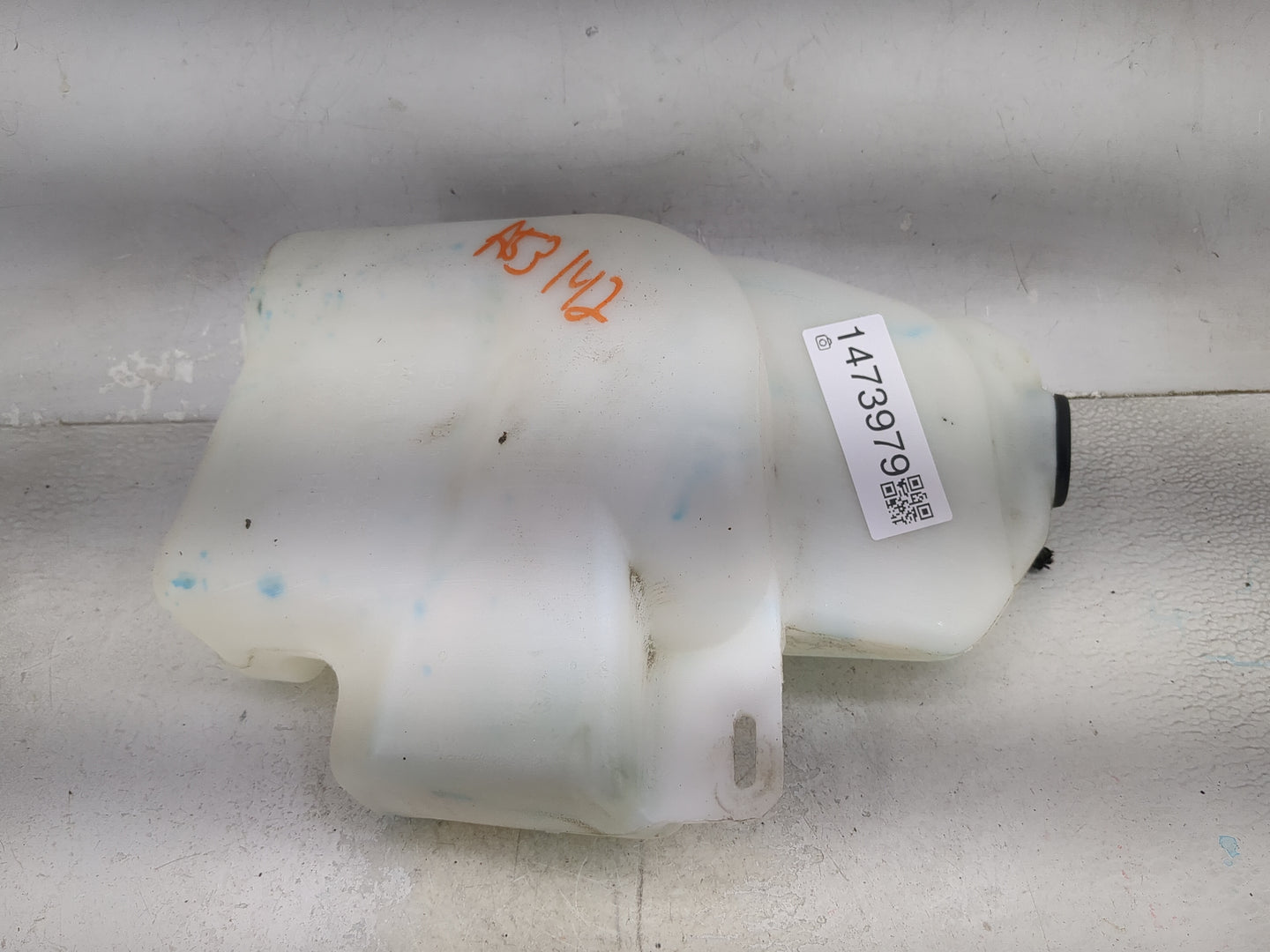 2013-2016 Chevrolet Malibu Windshield Washer Fluid Reservoir Bottle Oem 1473979 - Oemusedautoparts1.com