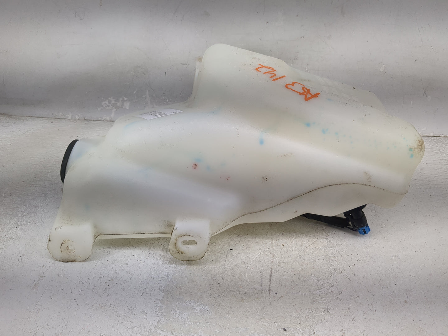 2013-2016 Chevrolet Malibu Windshield Washer Fluid Reservoir Bottle Oem 1473979 - Oemusedautoparts1.com