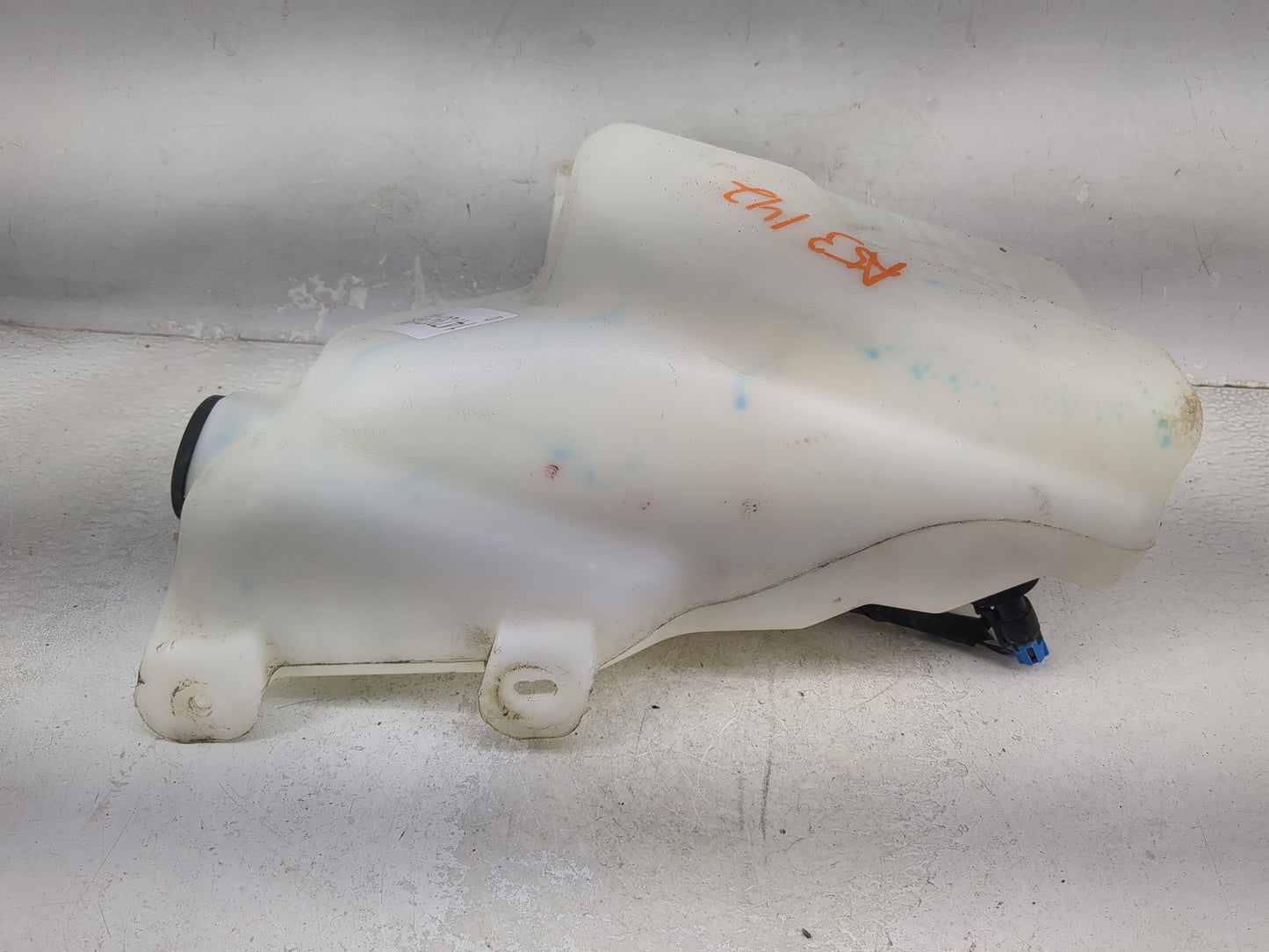 2013-2016 Chevrolet Malibu Windshield Washer Fluid Reservoir Bottle Oem 1473979 - Oemusedautoparts1.com