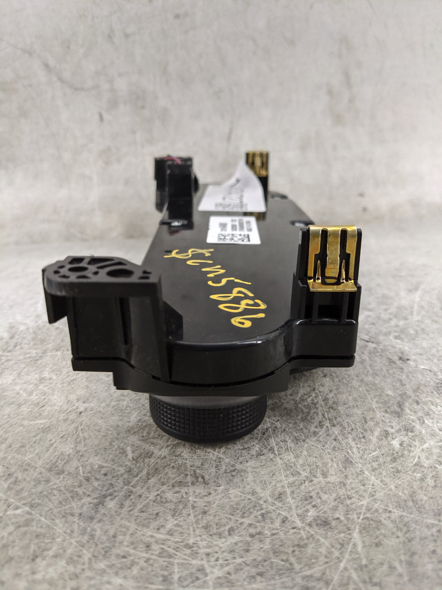 2014-2016 Chevrolet Malibu Radio Control Panel 1474727 - Oemusedautoparts1.com