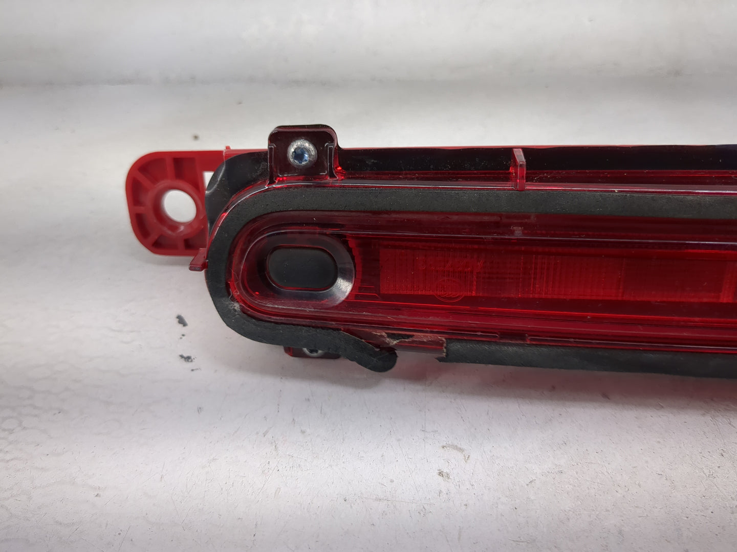2014 Chevrolet Malibu Third Brake Light Tail Light P/N:13.5V 1.9W Fits OEM Used Auto Parts - Oemusedautoparts1.com