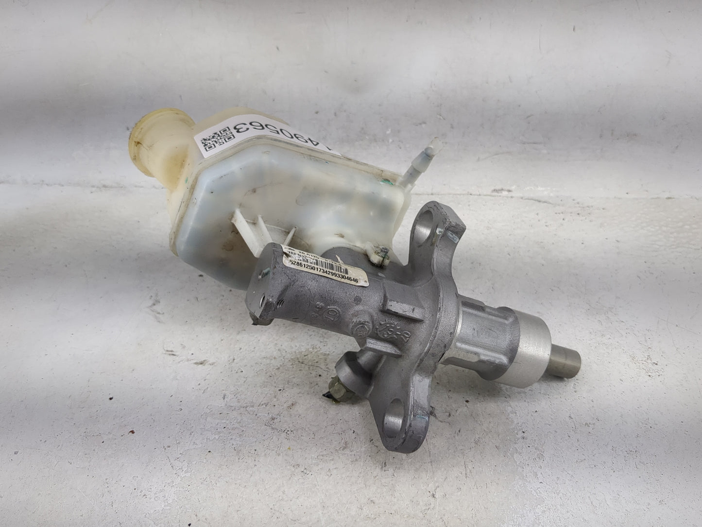 2013-2016 Chevrolet Malibu Brake Master Cylinder 1490563 - Oemusedautoparts1.com