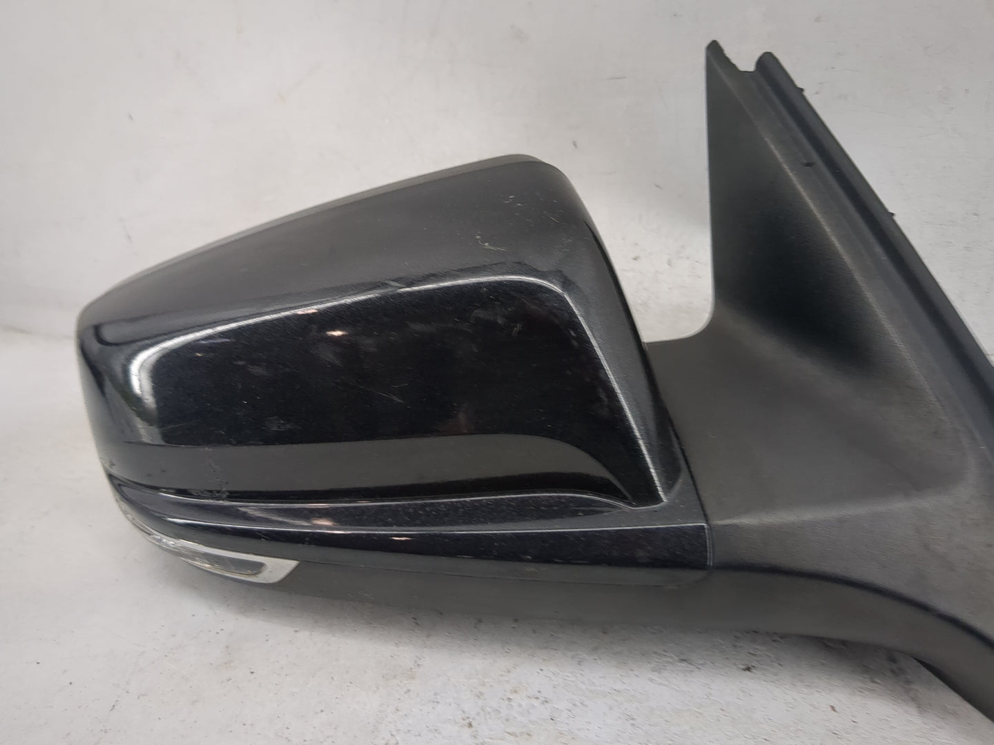 2014-2016 Chevrolet Malibu Passenger Side View Mirror - Right Door Mirror OEM Used - Oemusedautoparts1.com