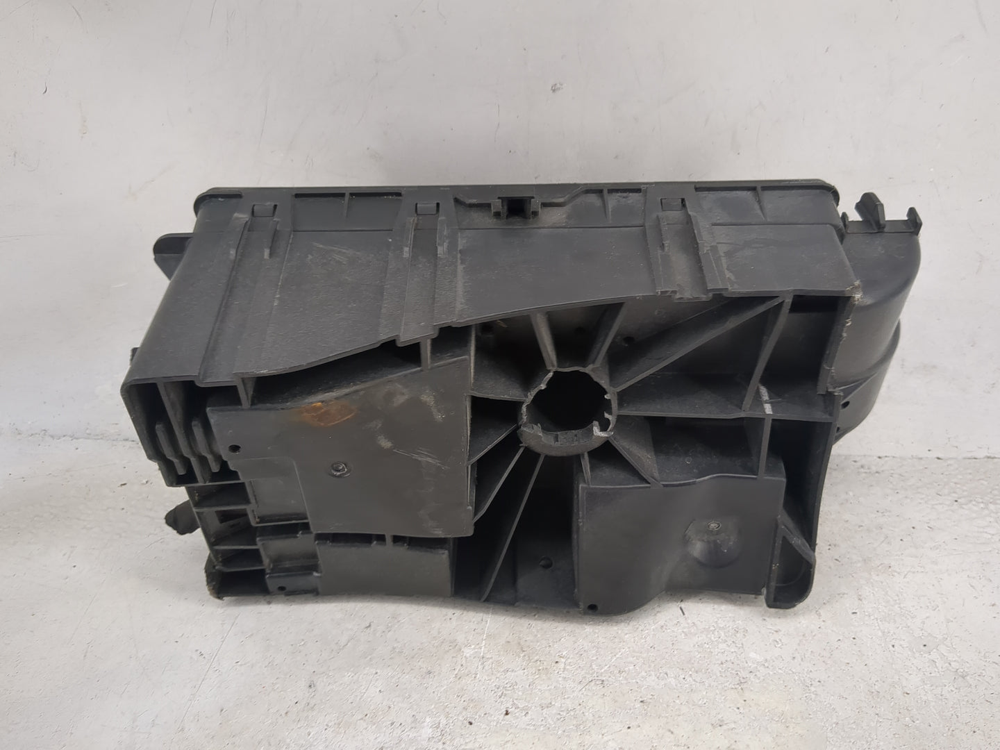 2014-2016 Chevrolet Malibu Fusebox Fuse Box Panel Relay Module P/N:812461952 Fits Fits 2014 2015 2016 OEM Used Auto Parts - 