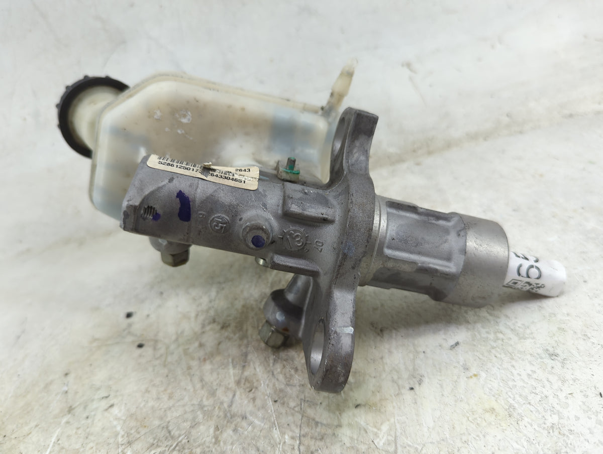 2013-2016 Chevrolet Malibu Brake Master Cylinder 1496563 - Oemusedautoparts1.com