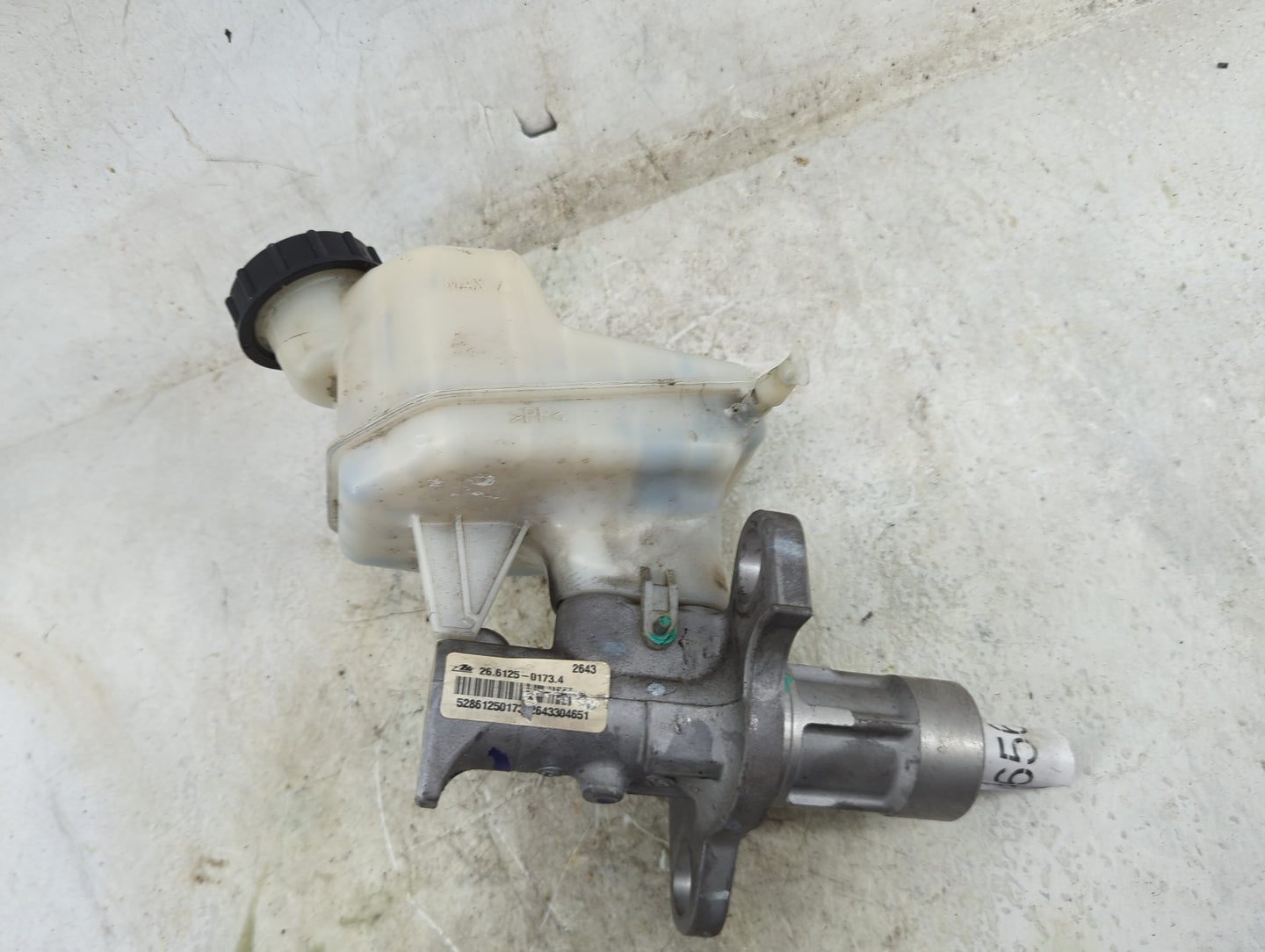 2013-2016 Chevrolet Malibu Brake Master Cylinder 1496563 - Oemusedautoparts1.com