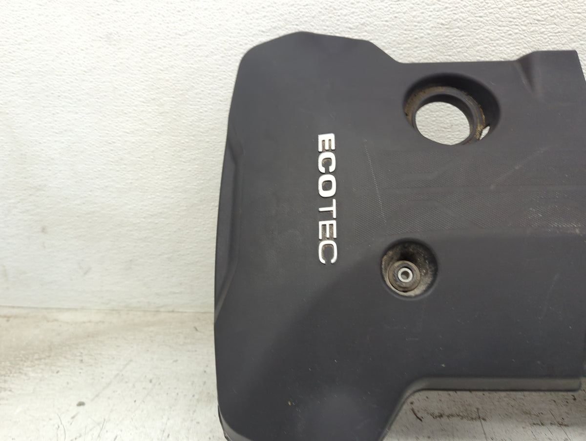 2014 Chevrolet Malibu Engine Cover 1497035 - Oemusedautoparts1.com