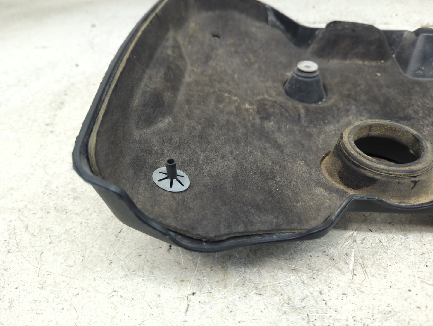 2014 Chevrolet Malibu Engine Cover 1497035 - Oemusedautoparts1.com