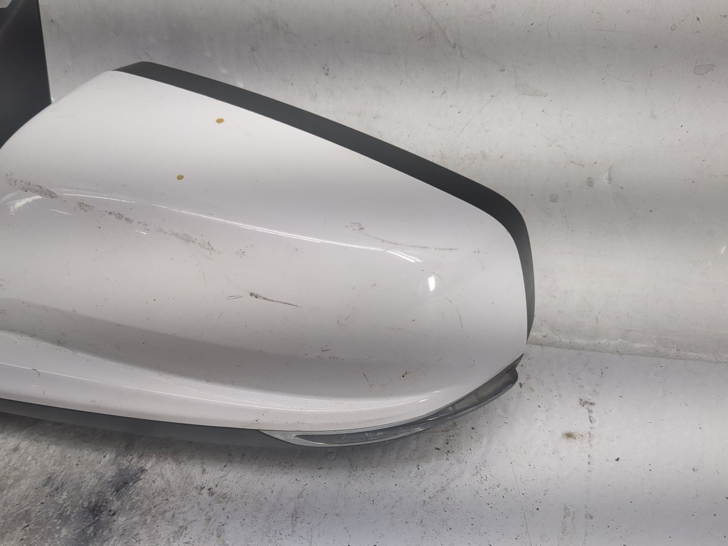 2014-2016 Chevrolet Malibu Driver Side View Mirror - Left Door Mirror OEM Used - Oemusedautoparts1.com