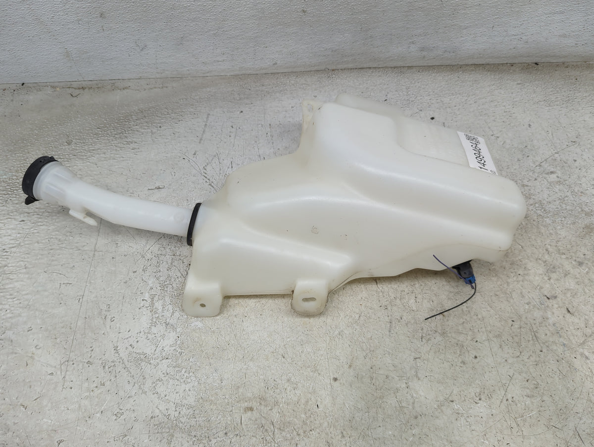 2013-2016 Chevrolet Malibu Windshield Washer Fluid Reservoir Bottle Oem 1499464 - Oemusedautoparts1.com