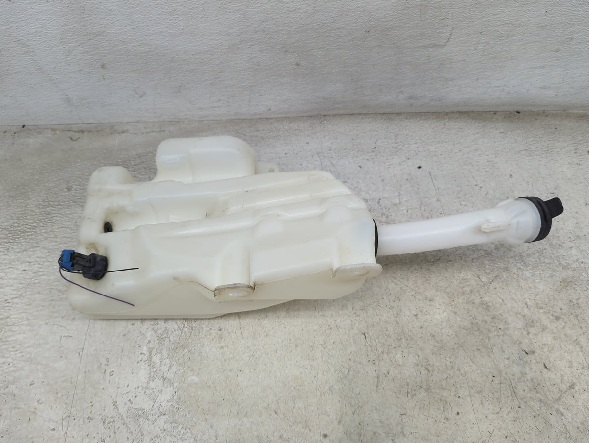 2013-2016 Chevrolet Malibu Windshield Washer Fluid Reservoir Bottle Oem 1499464 - Oemusedautoparts1.com