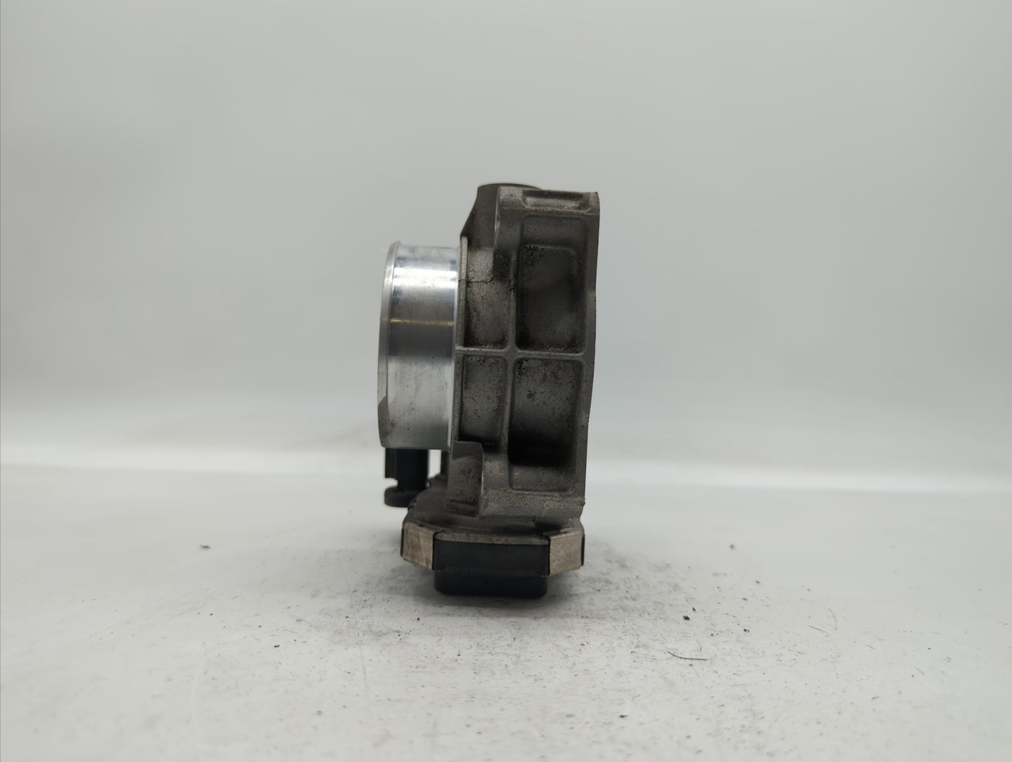 2013-2015 Chevrolet Malibu Throttle Body P/N:12627217DA 12669073DA Fits Fits 2013 2014 2015 2017 2018 OEM Used Auto Parts - 