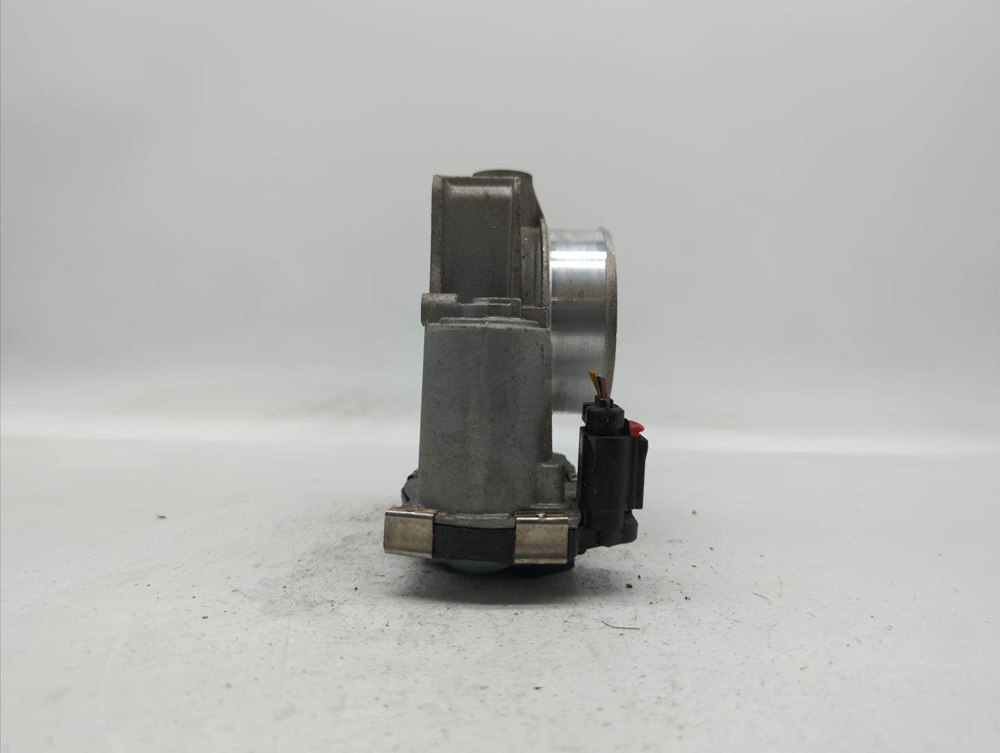 2013-2015 Chevrolet Malibu Throttle Body P/N:12627217DA 12669073DA Fits Fits 2013 2014 2015 2017 2018 OEM Used Auto Parts - 