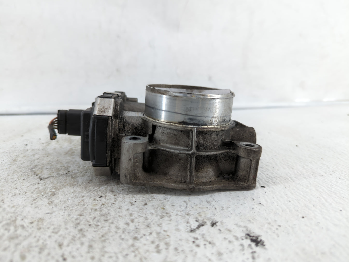 2013-2014 Chevrolet Malibu Throttle Body P/N:12627217DA 12632101CA Fits Fits 2012 2013 2014 2015 OEM Used Auto Parts - Oemus
