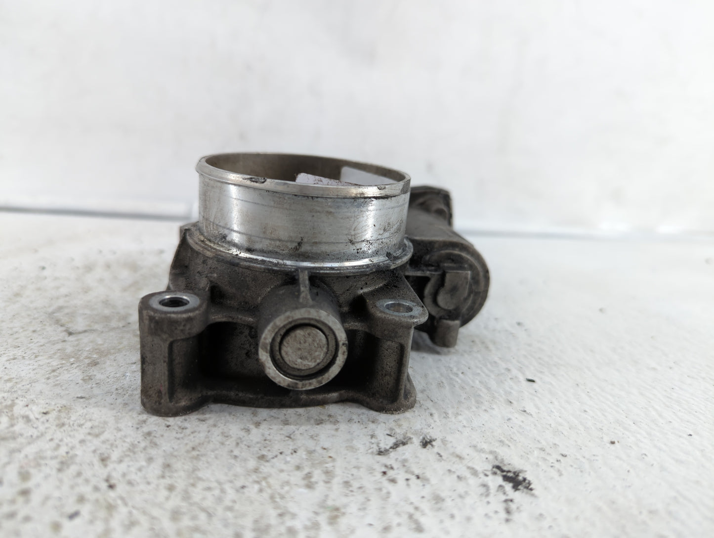 2013-2014 Chevrolet Malibu Throttle Body P/N:12627217DA 12632101CA Fits Fits 2012 2013 2014 2015 OEM Used Auto Parts - Oemus