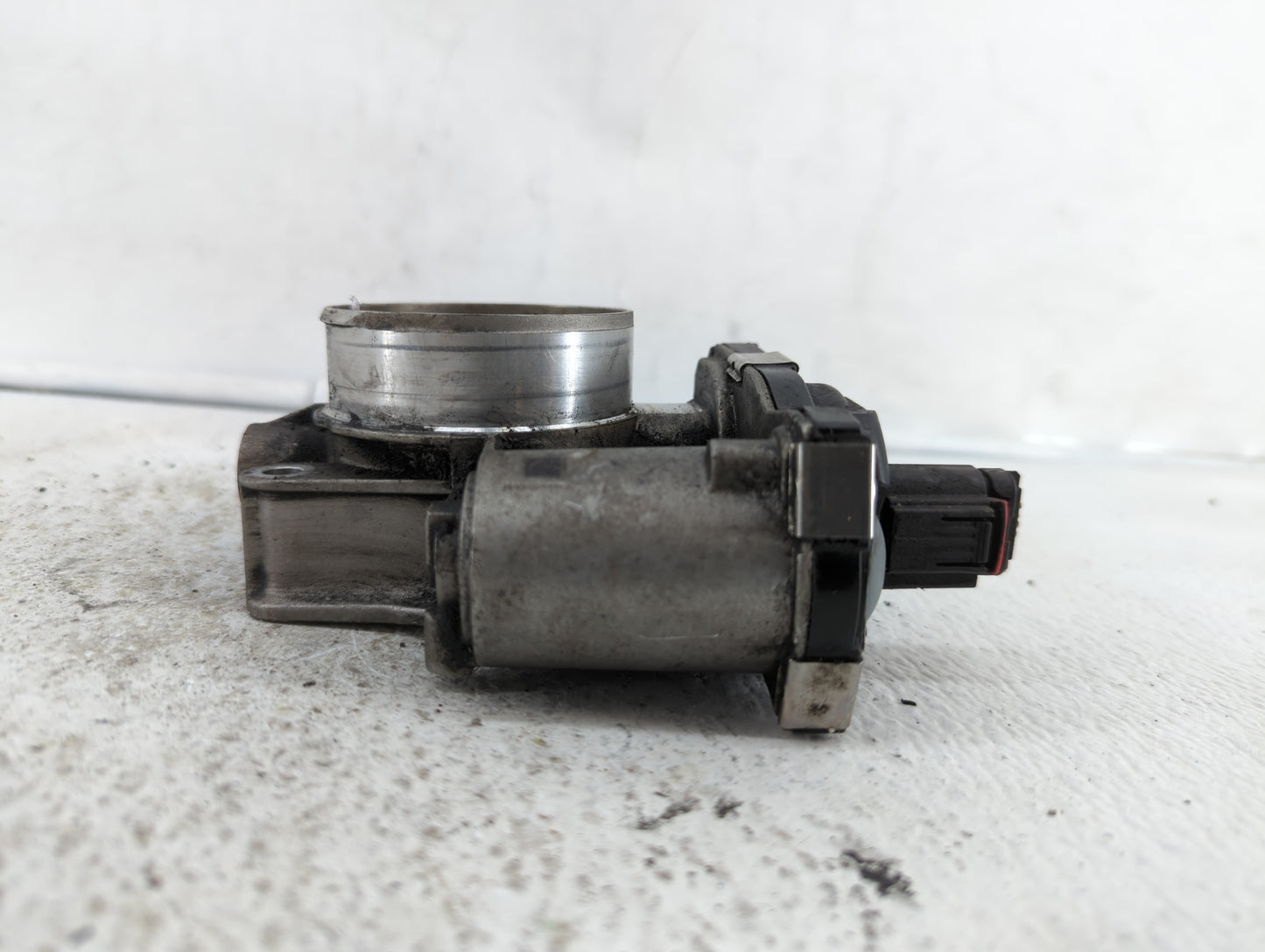 2013-2014 Chevrolet Malibu Throttle Body P/N:12627217DA 12632101CA Fits Fits 2012 2013 2014 2015 OEM Used Auto Parts - Oemus