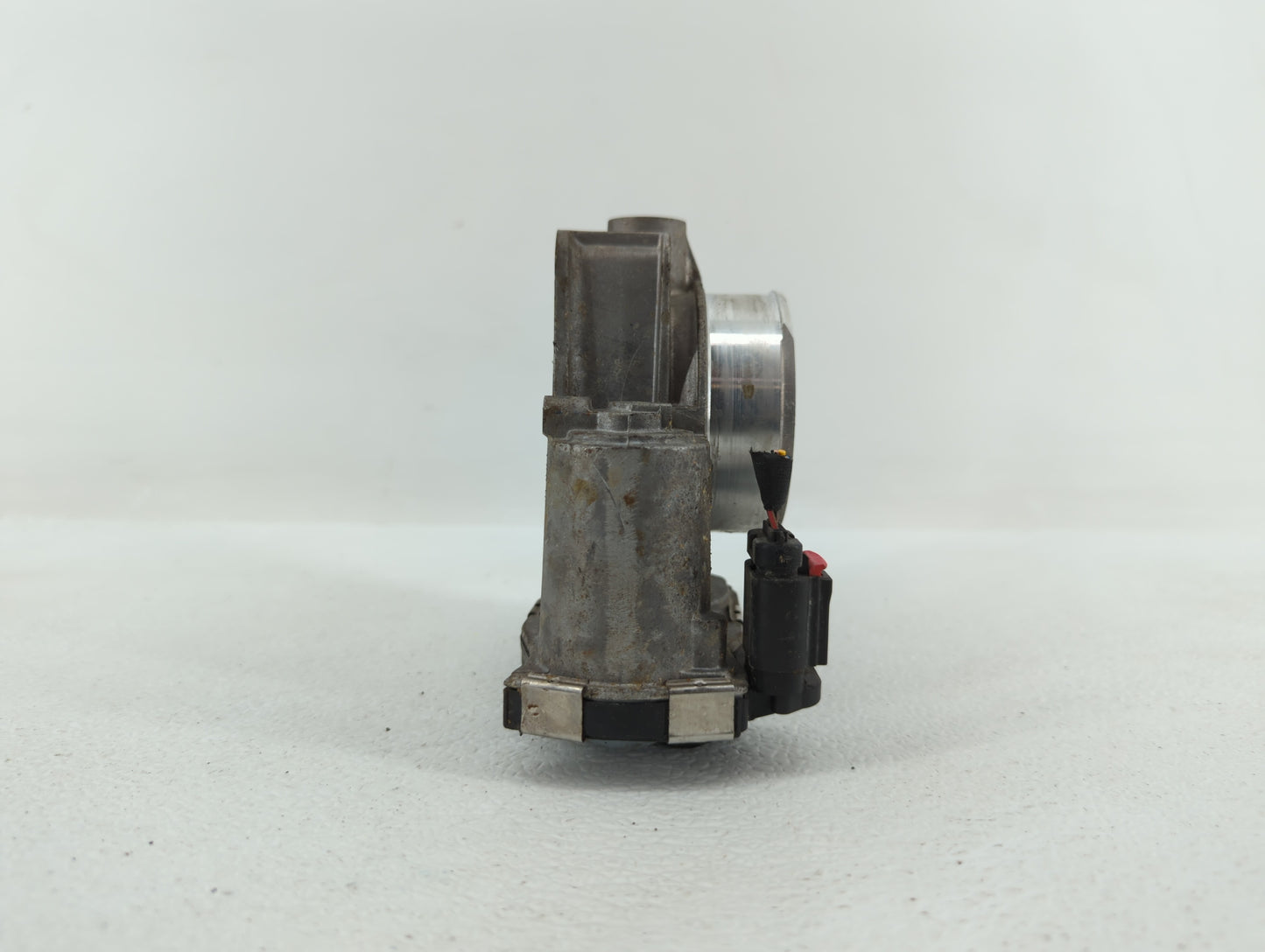 2013-2015 Chevrolet Malibu Throttle Body P/N:12627217DA 12669073DA Fits Fits 2013 2014 2015 2017 2018 OEM Used Auto Parts - 