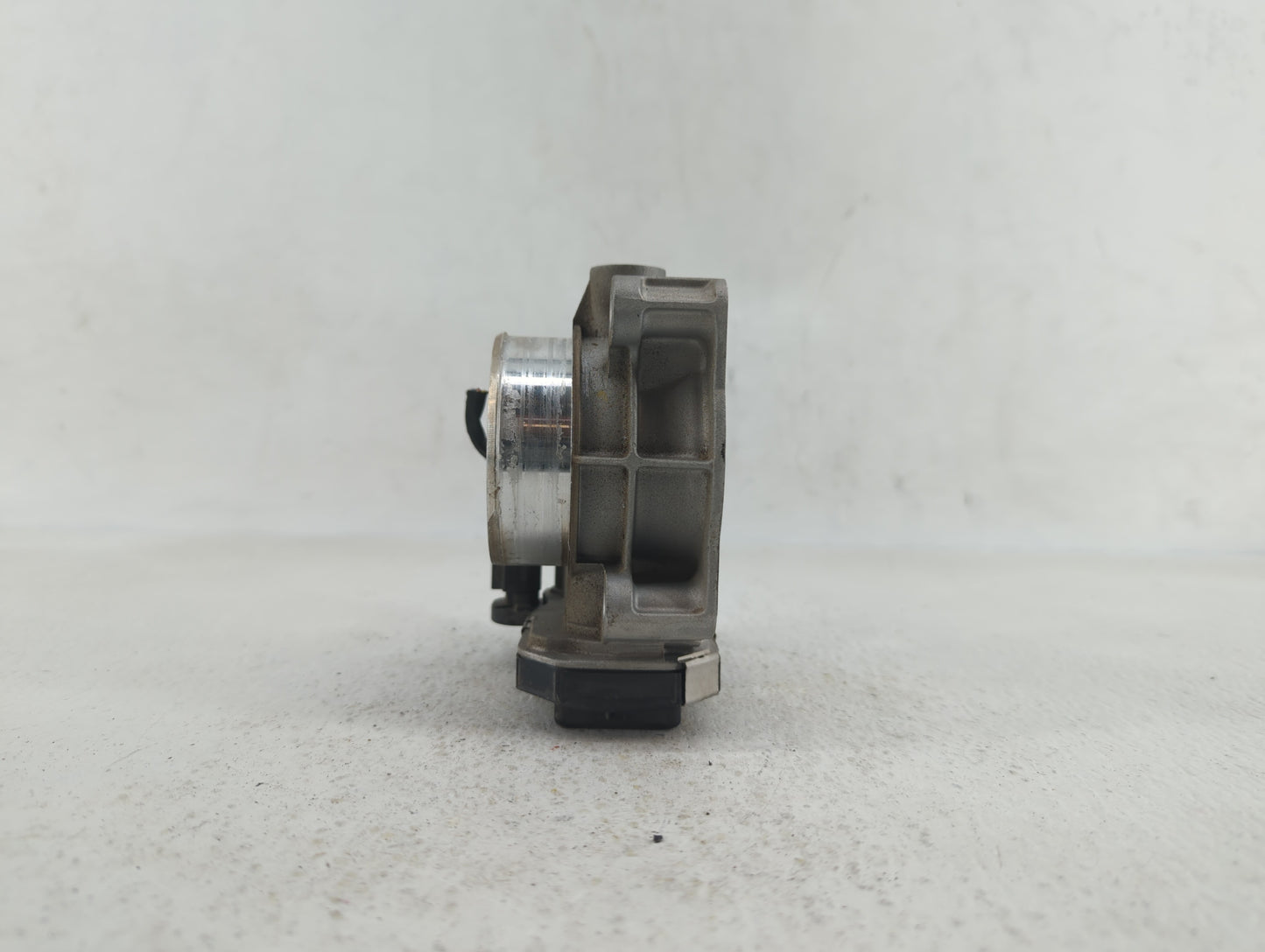2013-2015 Chevrolet Malibu Throttle Body P/N:12670839AA 12627217DA, 12669073DA Fits Fits 2013 2014 2015 2017 2018 OEM Used A
