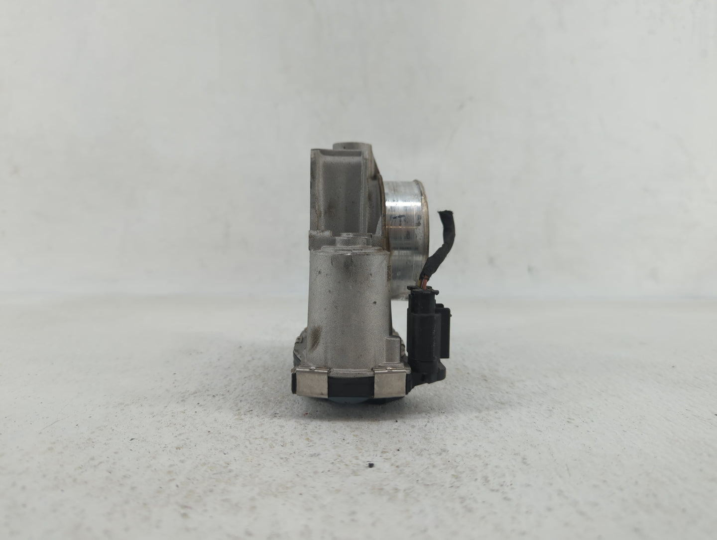 2013-2015 Chevrolet Malibu Throttle Body P/N:12670839AA 12627217DA, 12669073DA Fits Fits 2013 2014 2015 2017 2018 OEM Used A