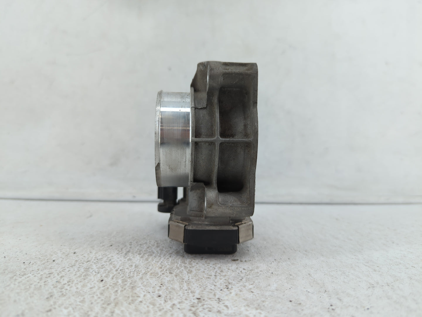 2013-2015 Chevrolet Malibu Throttle Body P/N:12670839AA 12627217DA, 12669073DA Fits Fits 2013 2014 2015 2017 2018 OEM Used A