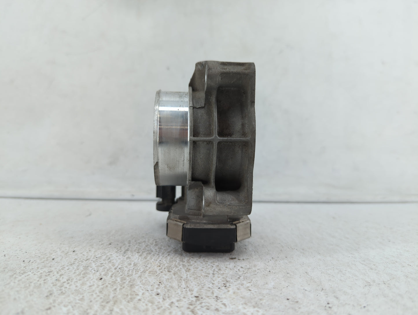 2013-2015 Chevrolet Malibu Throttle Body P/N:12670839AA 12627217DA, 12669073DA Fits Fits 2013 2014 2015 2017 2018 OEM Used A