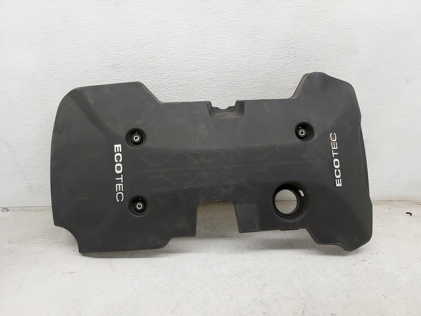 2014 Chevrolet Malibu Engine Cover 430327 - Oemusedautoparts1.com