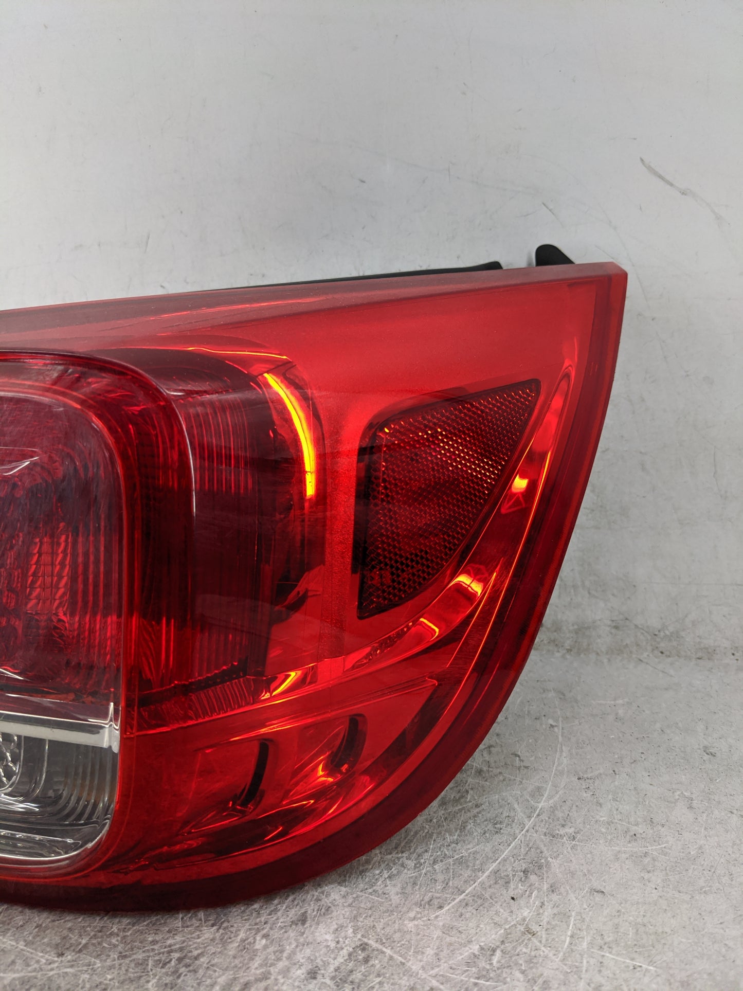 2013-2016 Chevrolet Malibu Tail Light Assembly Passenger Right OEM Fits Fits 2013 2014 2015 2016 OEM Used Auto Parts - Oemus