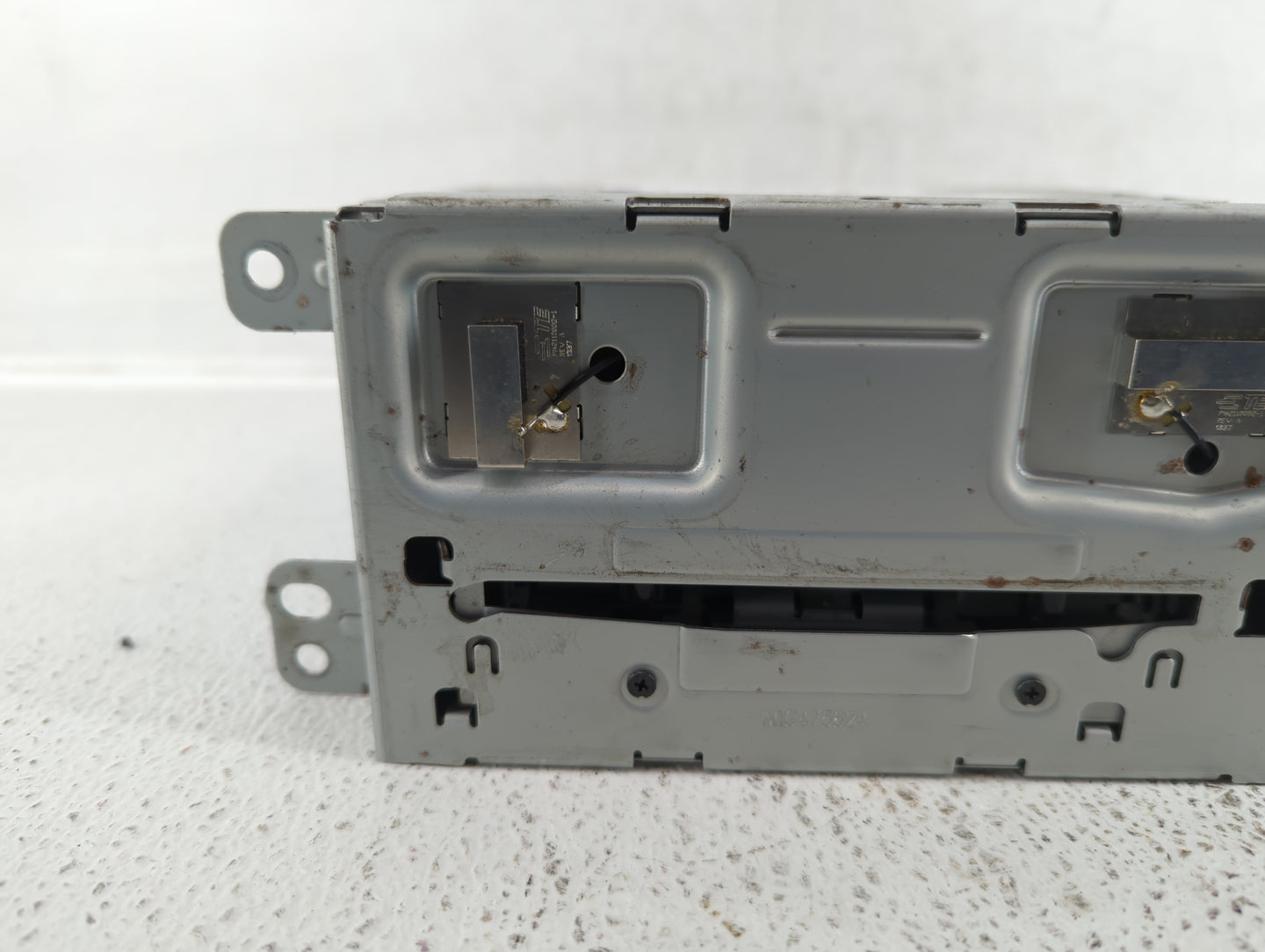 2014-2016 Chevrolet Malibu Am Fm Cd Player Radio Receiver - Oemusedautoparts1.com
