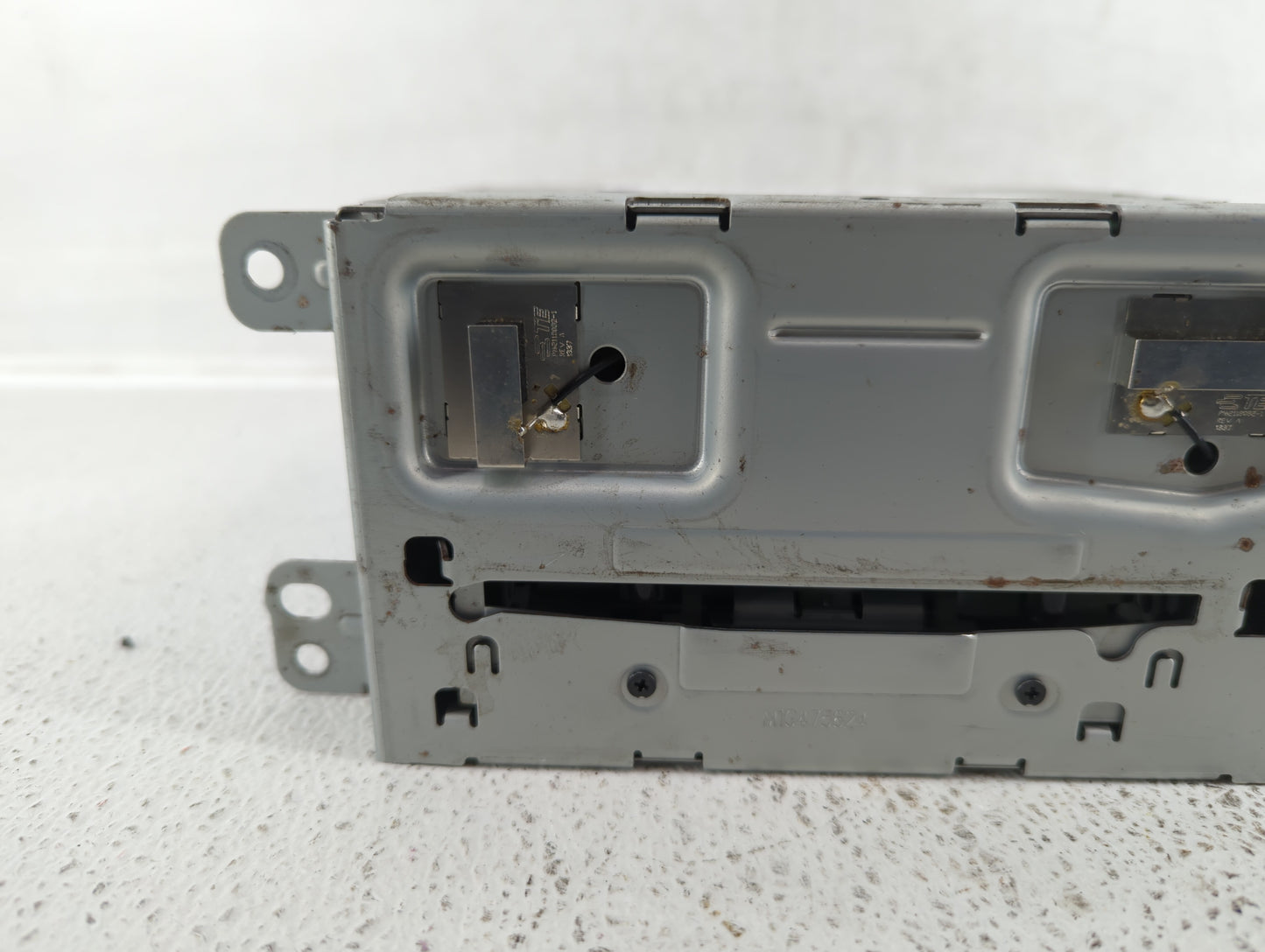2014-2016 Chevrolet Malibu Am Fm Cd Player Radio Receiver - Oemusedautoparts1.com