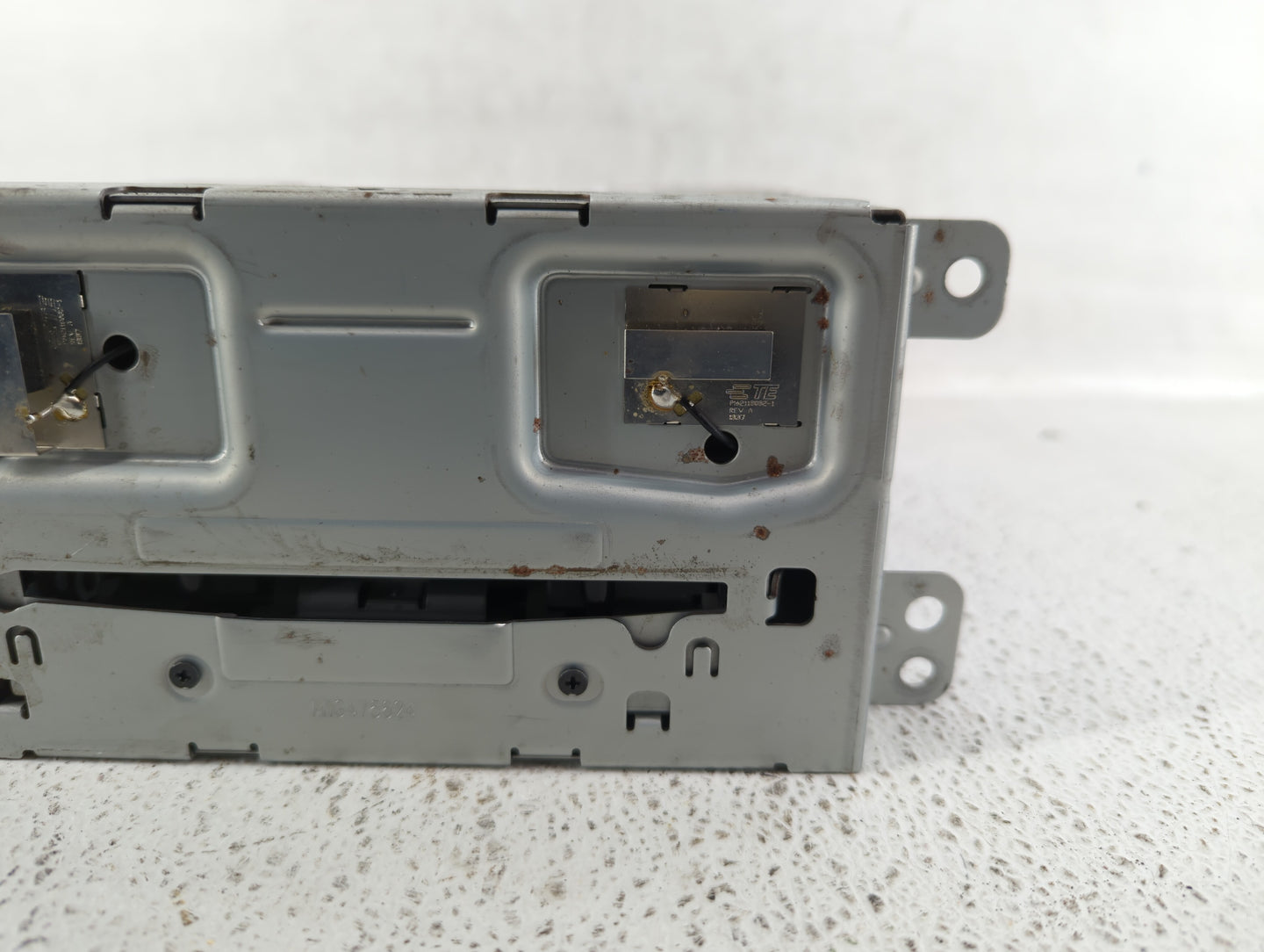 2014-2016 Chevrolet Malibu Am Fm Cd Player Radio Receiver - Oemusedautoparts1.com