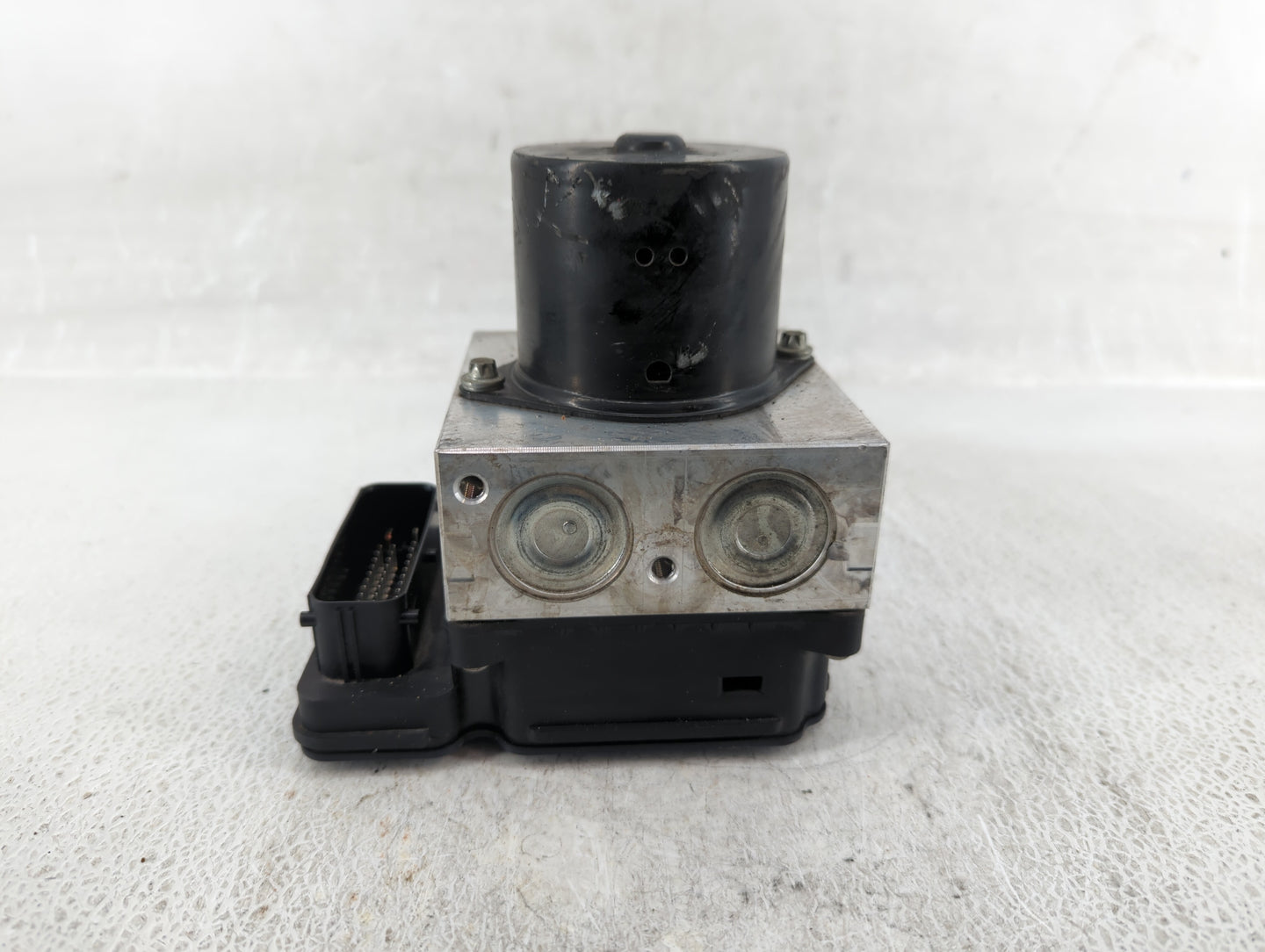 2013-2016 Chevrolet Malibu ABS Pump Control Module Replacement P/N:22863598 Fits Fits 2012 2013 2014 2015 2016 OEM Used Auto