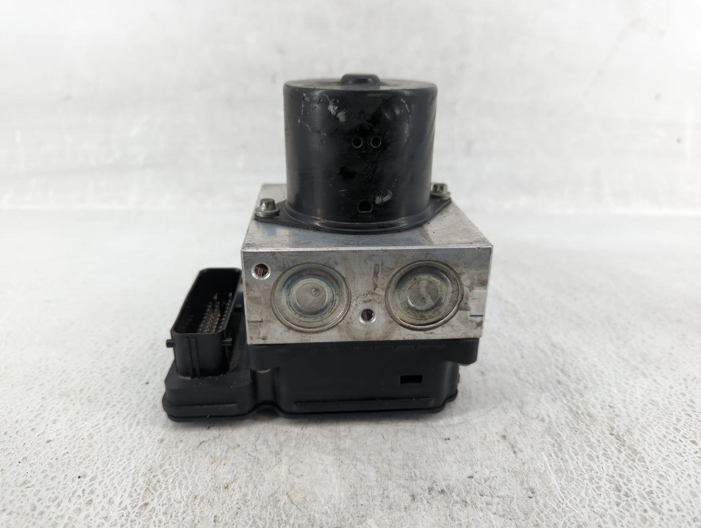 2013-2016 Chevrolet Malibu ABS Pump Control Module Replacement P/N:22863598 Fits Fits 2012 2013 2014 2015 2016 OEM Used Auto