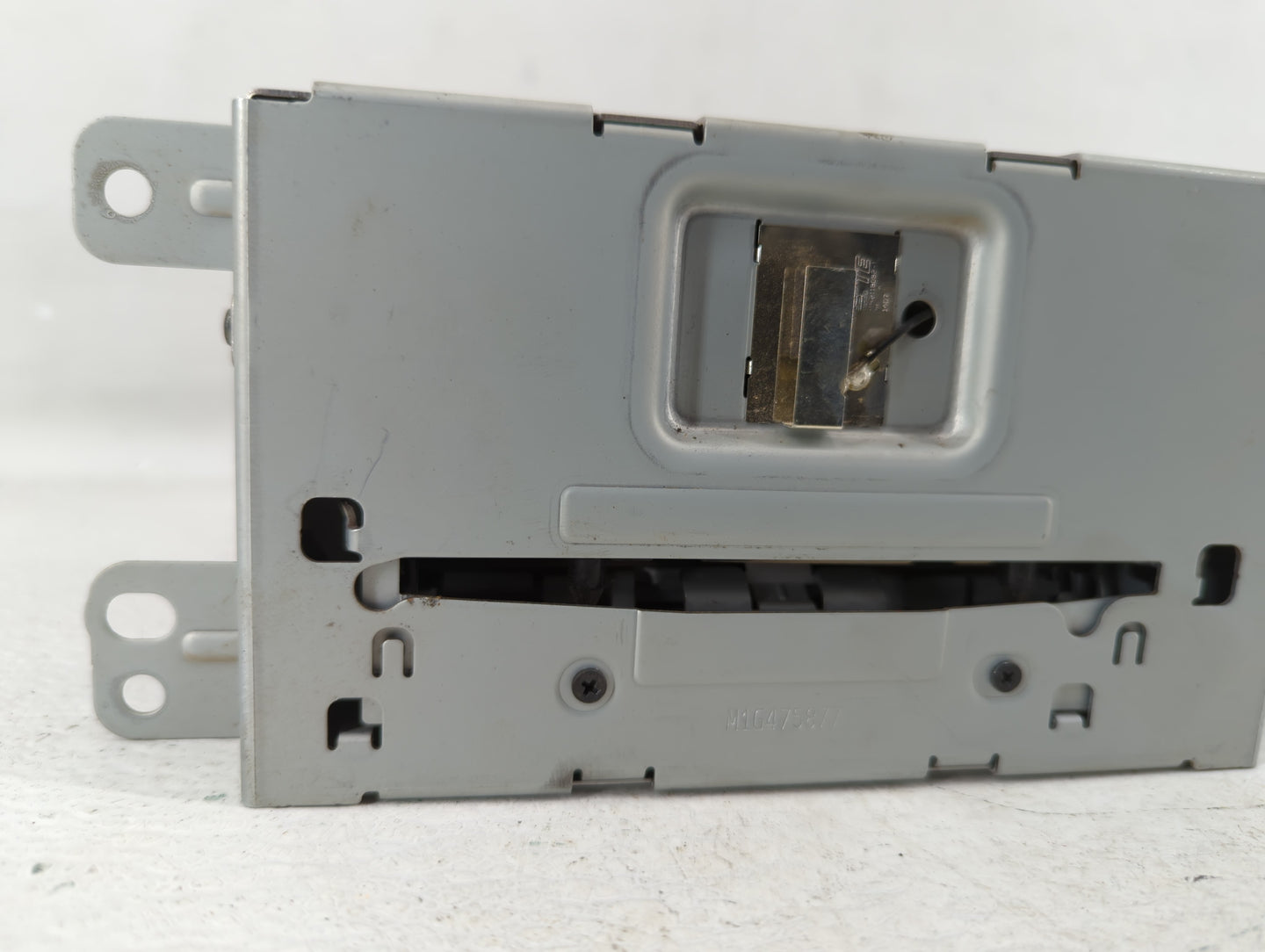 2014-2016 Chevrolet Malibu Am Fm Cd Player Radio Receiver - Oemusedautoparts1.com