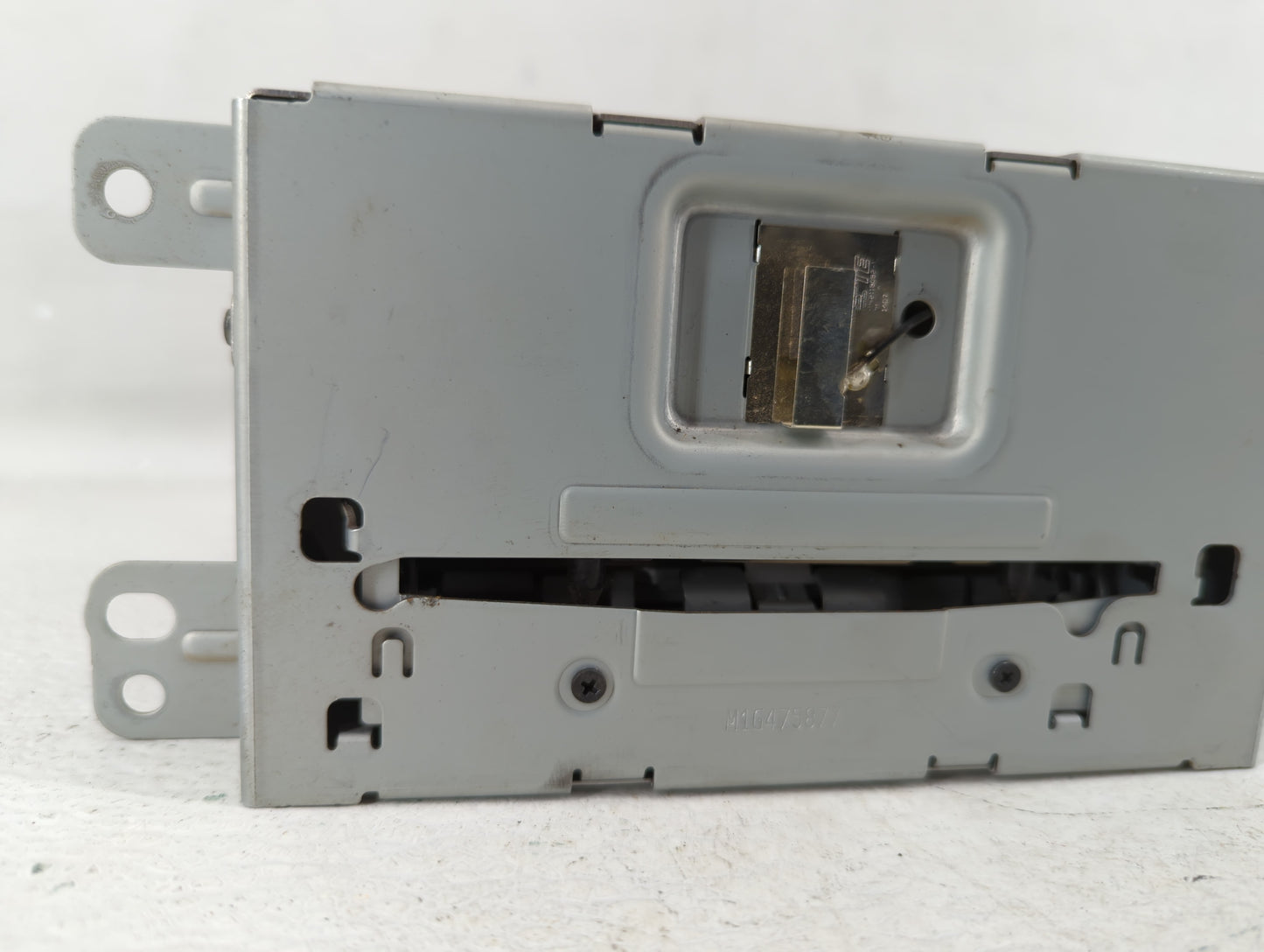 2014-2016 Chevrolet Malibu Am Fm Cd Player Radio Receiver - Oemusedautoparts1.com