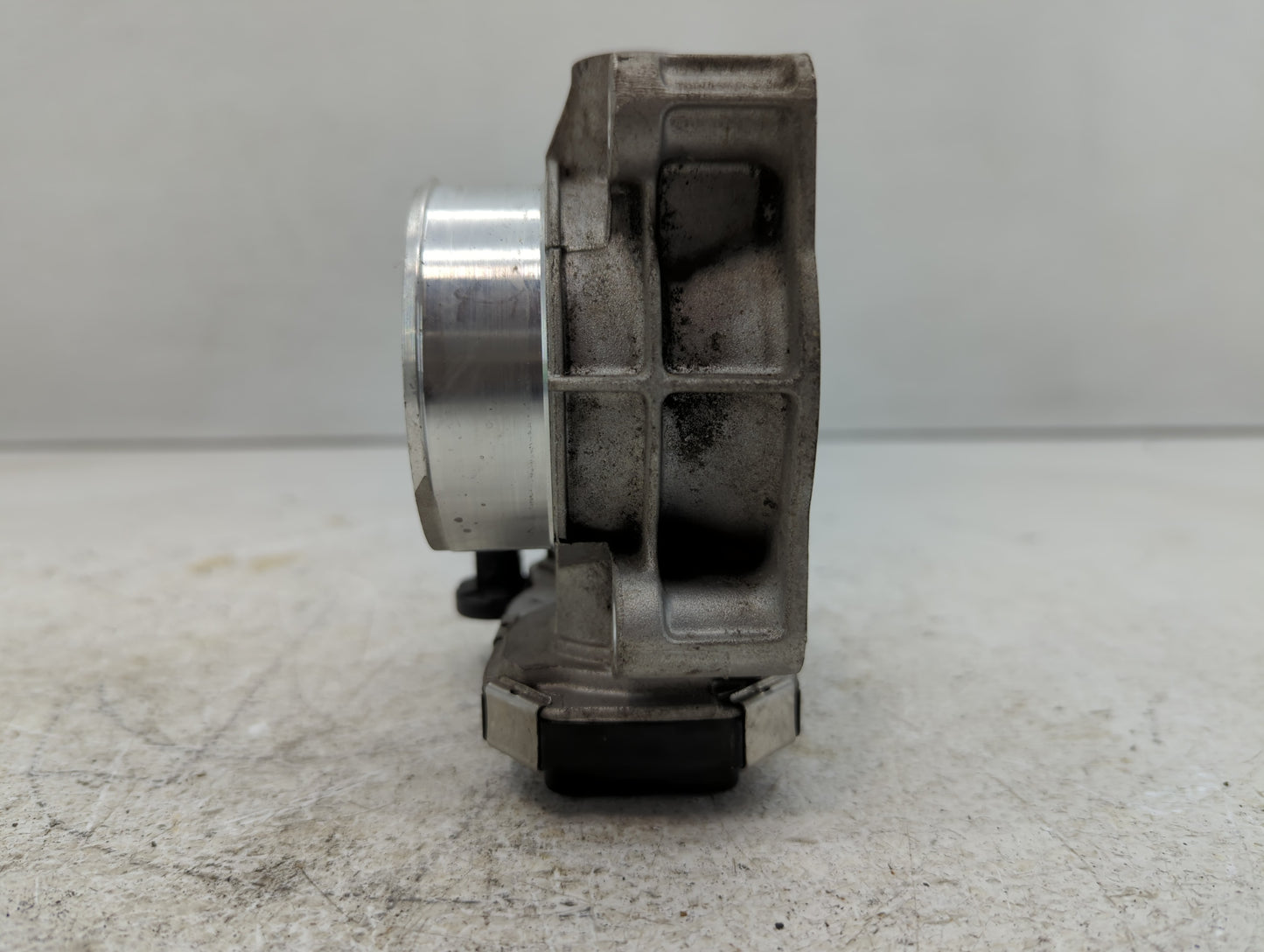 2013-2015 Chevrolet Malibu Throttle Body P/N:12627217DA Fits Fits 2013 2014 2015 2017 2018 2019 2020 OEM Used Auto Parts - O