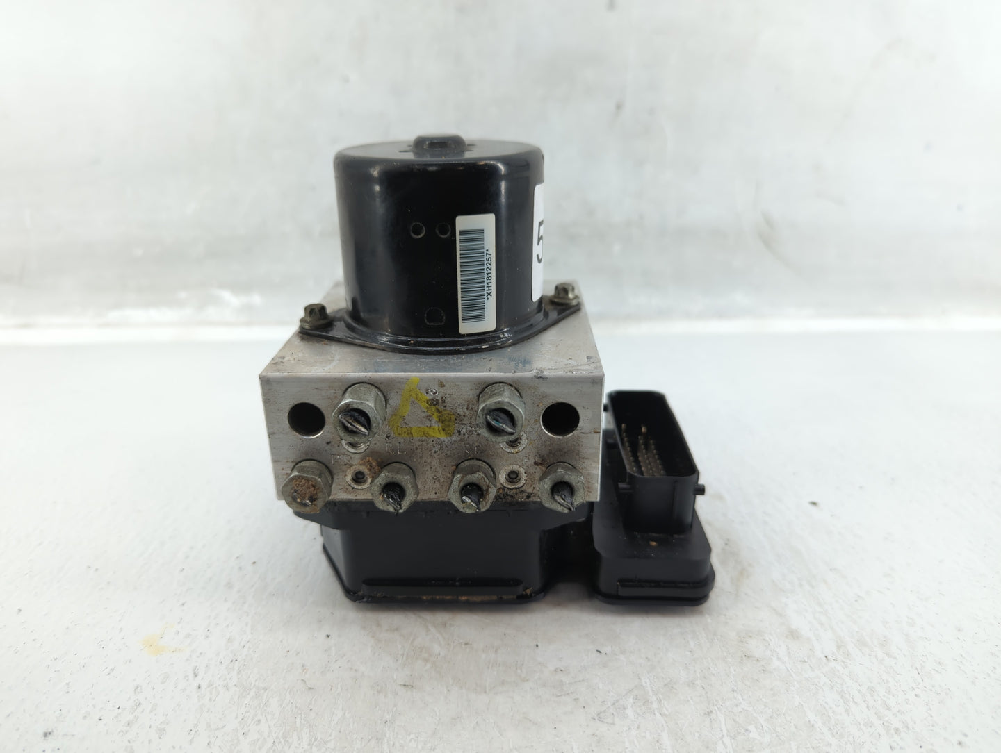 2013-2016 Chevrolet Malibu ABS Pump Control Module Replacement P/N:22863598 Fits Fits 2012 2013 2014 2015 2016 OEM Used Auto