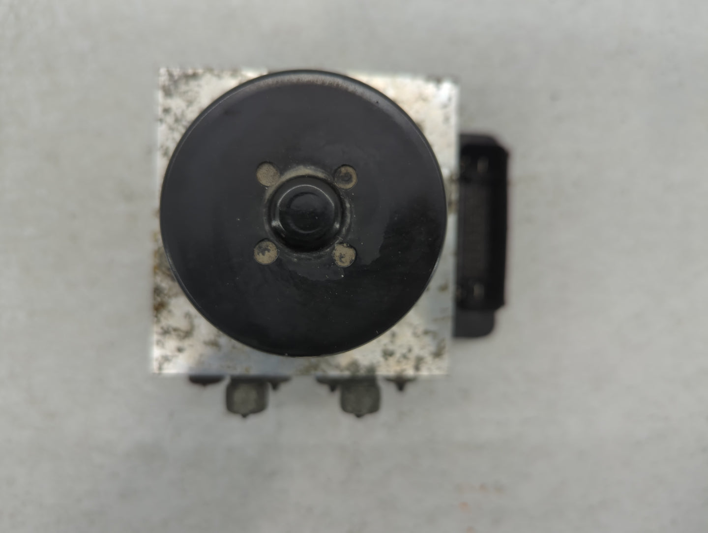 2013-2016 Chevrolet Malibu ABS Pump Control Module Replacement P/N:22863598 Fits Fits 2012 2013 2014 2015 2016 OEM Used Auto