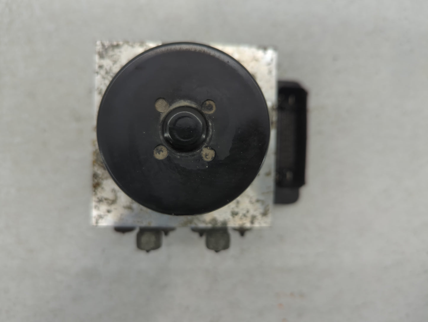 2013-2016 Chevrolet Malibu ABS Pump Control Module Replacement P/N:22863598 Fits Fits 2012 2013 2014 2015 2016 OEM Used Auto