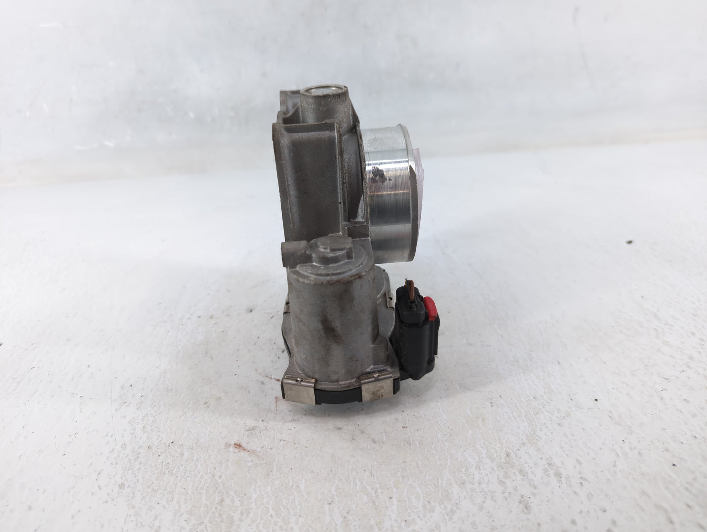 2013-2015 Chevrolet Malibu Throttle Body P/N:12627217DA Fits Fits 2013 2014 2015 2017 2018 2019 2020 OEM Used Auto Parts - O