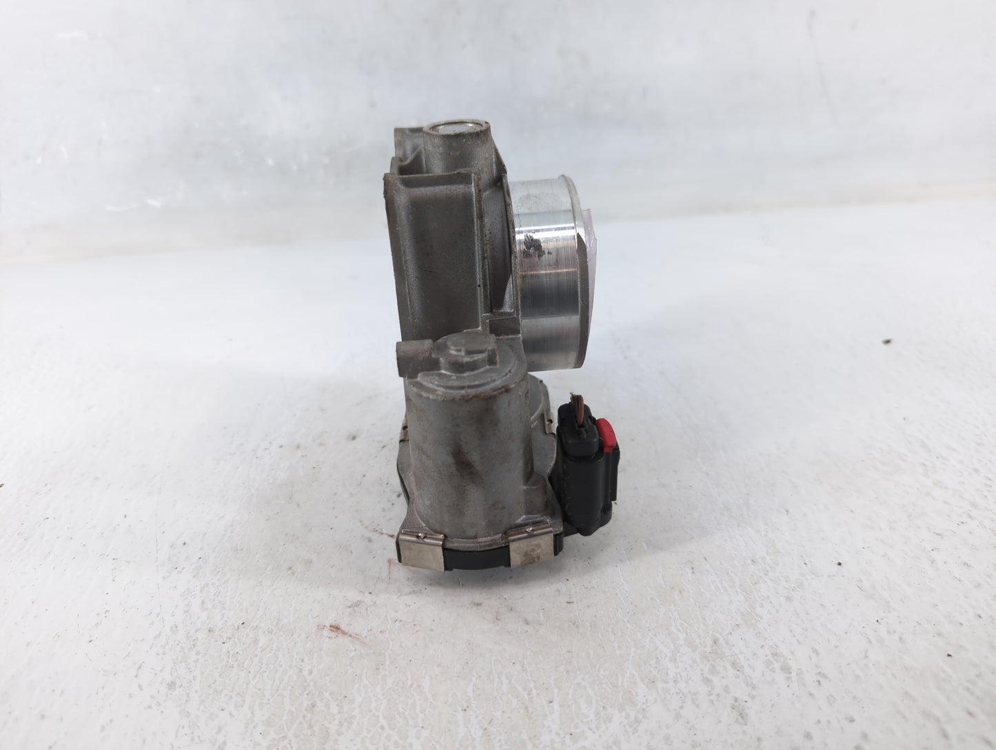 2013-2015 Chevrolet Malibu Throttle Body P/N:12627217DA Fits Fits 2013 2014 2015 2017 2018 2019 2020 OEM Used Auto Parts - O