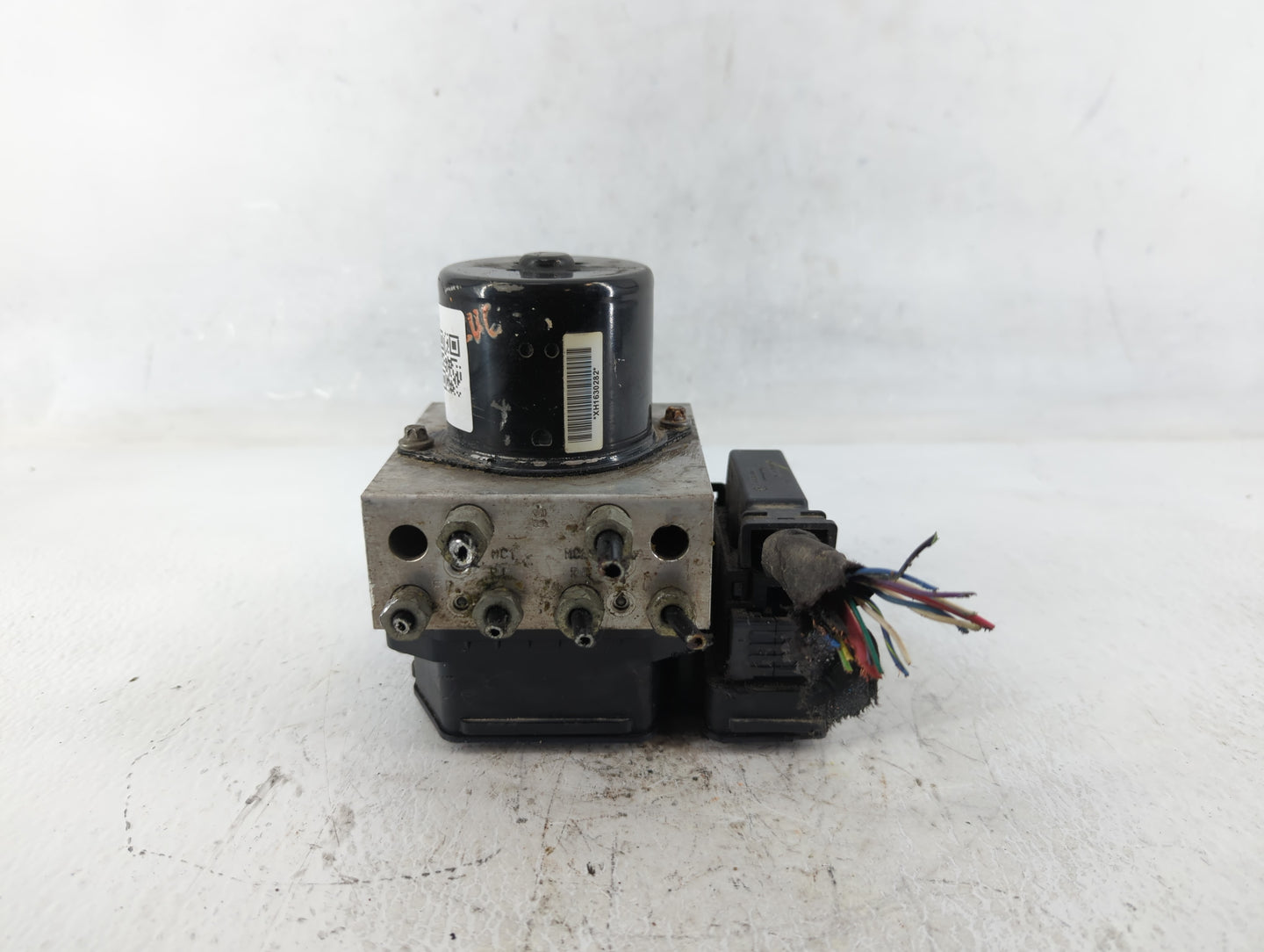 2014 Chevrolet Malibu ABS Pump Control Module Replacement P/N:22863598 Fits OEM Used Auto Parts - Oemusedautoparts1.com