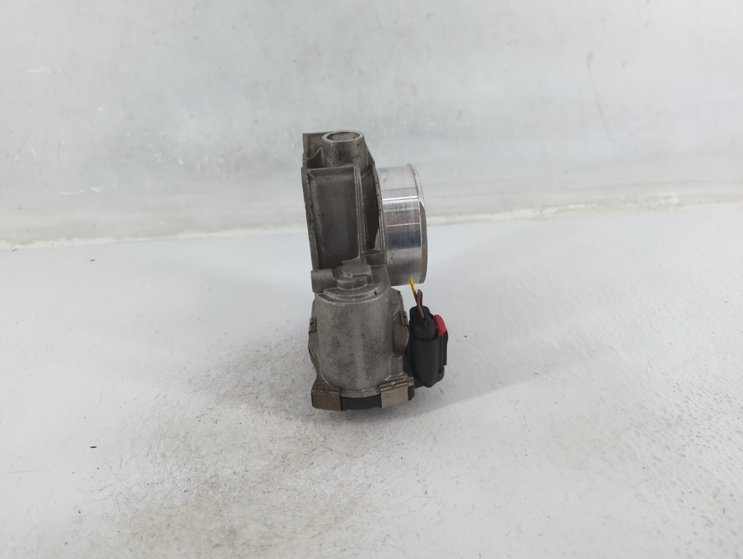 2013-2015 Chevrolet Malibu Throttle Body P/N:12627217DA Fits Fits 2013 2014 2015 2017 2018 2019 2020 OEM Used Auto Parts - O