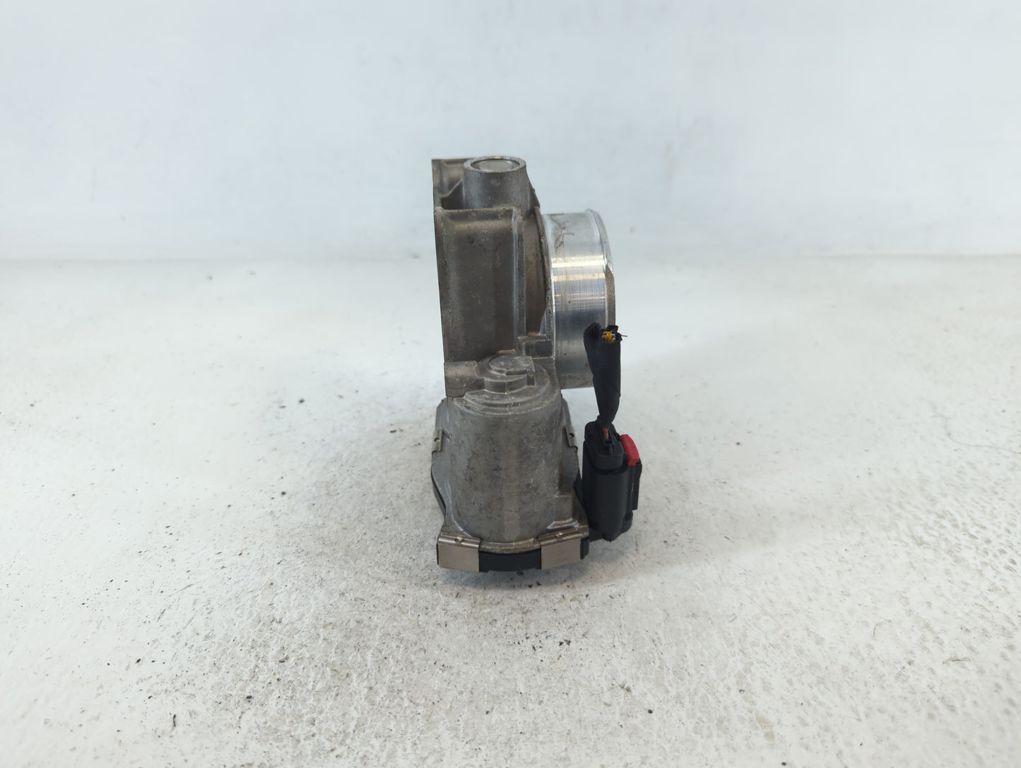 2013-2015 Chevrolet Malibu Throttle Body P/N:1267217BA Fits Fits 2013 2014 2015 2017 2018 2019 2020 OEM Used Auto Parts - Oe