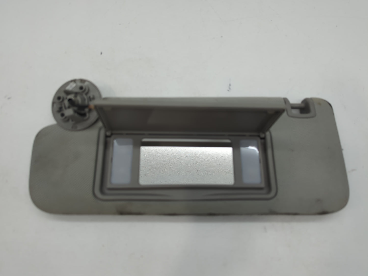 2013-2016 Chevrolet Malibu Sun Visor Shade Replacement Driver Left Mirror Fits Fits 2013 2014 2015 2016 OEM Used Auto Parts 