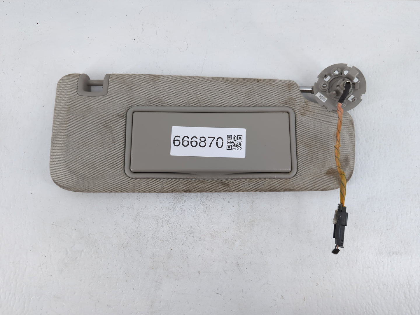 2013-2016 Chevrolet Malibu Sun Visor Shade Replacement Passenger Right Mirror Fits Fits 2013 2014 2015 2016 OEM Used Auto Pa