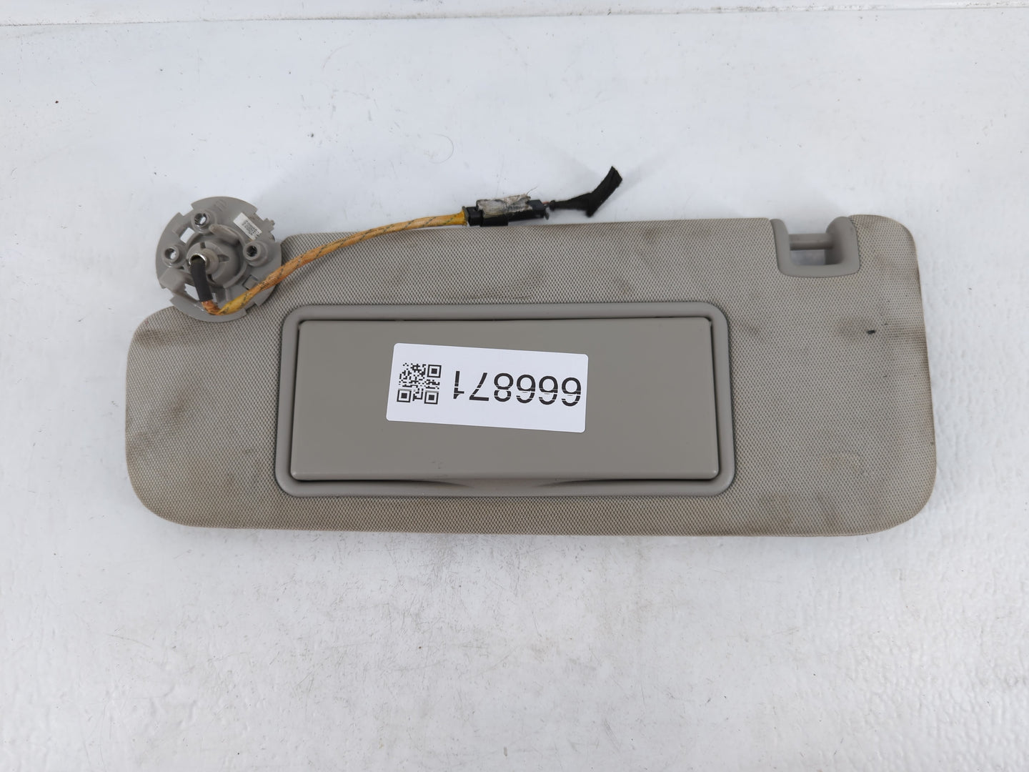 2013-2016 Chevrolet Malibu Sun Visor Shade Replacement Driver Left Mirror Fits Fits 2013 2014 2015 2016 OEM Used Auto Parts 