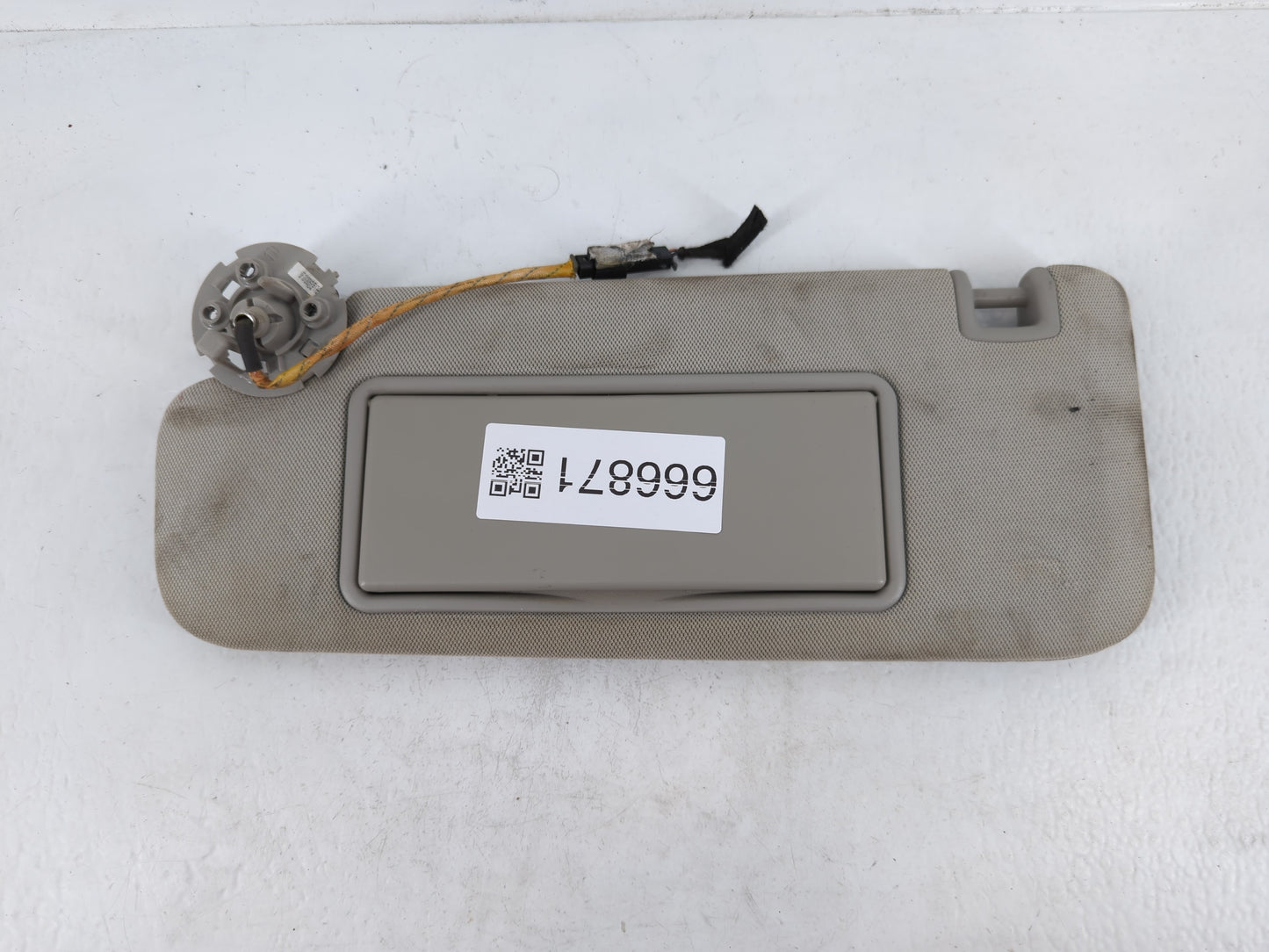 2013-2016 Chevrolet Malibu Sun Visor Shade Replacement Driver Left Mirror Fits Fits 2013 2014 2015 2016 OEM Used Auto Parts 