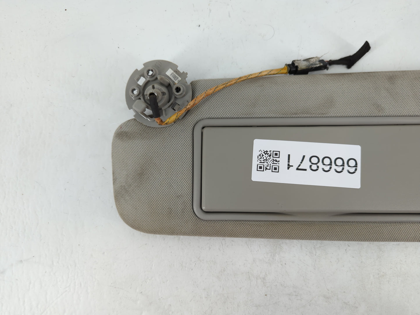 2013-2016 Chevrolet Malibu Sun Visor Shade Replacement Driver Left Mirror Fits Fits 2013 2014 2015 2016 OEM Used Auto Parts 