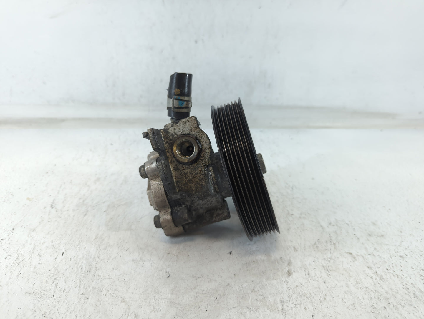 2013-2016 Chevrolet Malibu Power Steering Column Pump Oem Black - Oemusedautoparts1.com