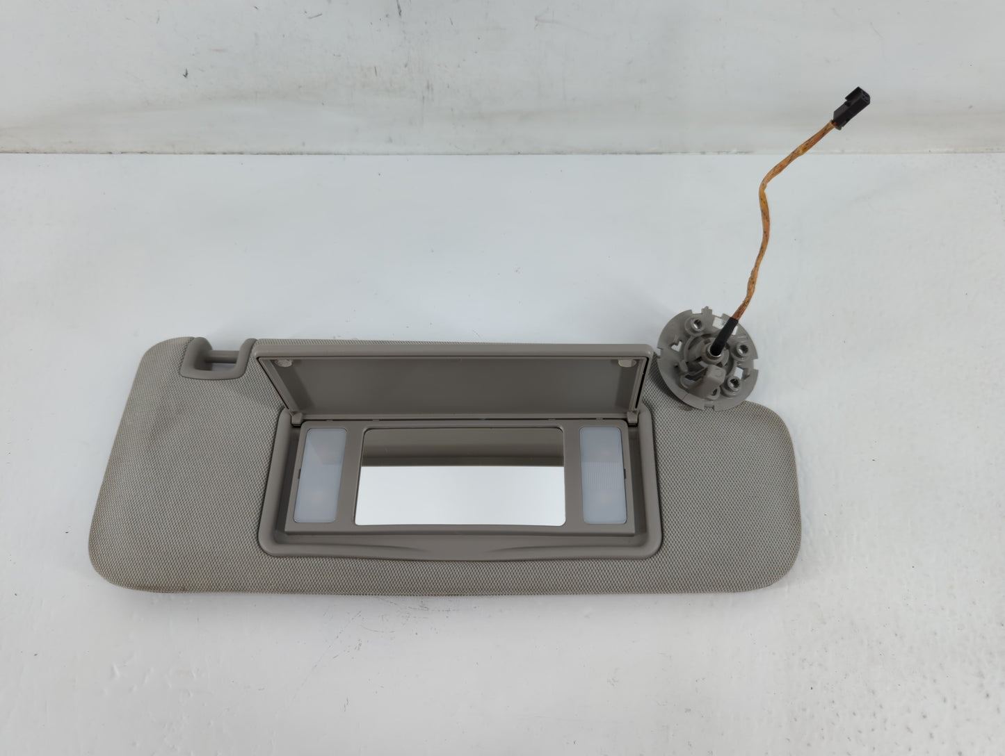 2013-2016 Chevrolet Malibu Sun Visor Shade Replacement Passenger Right Mirror Fits Fits 2013 2014 2015 2016 OEM Used Auto Pa